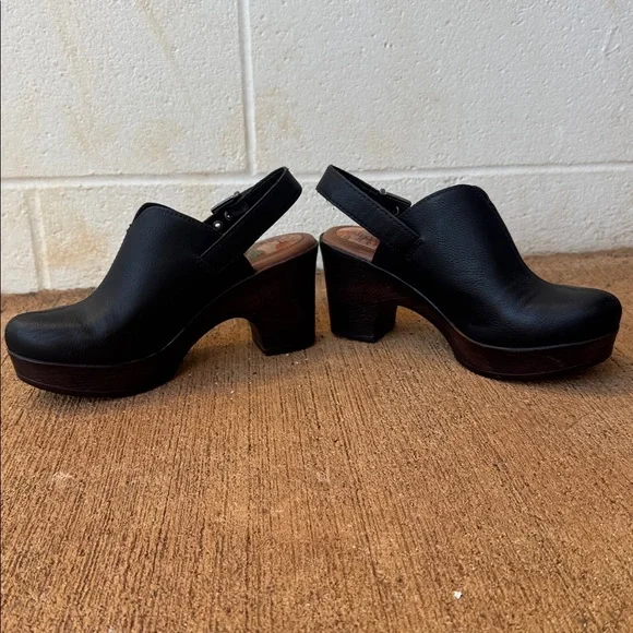 BOC Black Leather Slingback Clogs - Picture 2 of 4